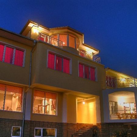 Shipka It Hotel Exterior photo